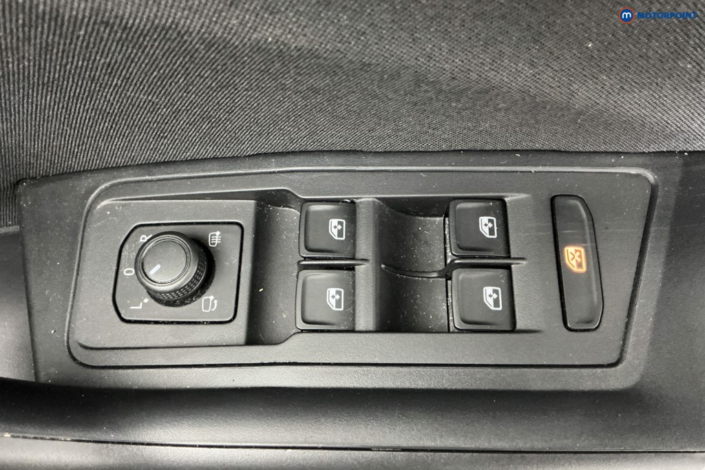 Volkswagen T-Roc Life Manual Petrol SUV - Stock Number (1651397) - 16th supplementary image