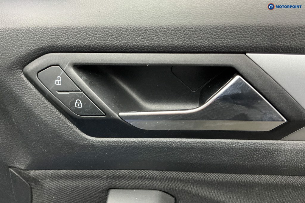 Volkswagen T-Roc Life Manual Petrol SUV - Stock Number (1651397) - 17th supplementary image