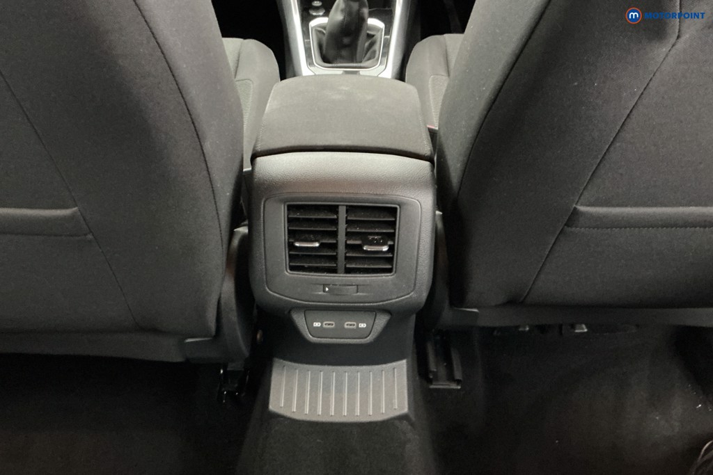 Volkswagen T-Roc Life Manual Petrol SUV - Stock Number (1651397) - 19th supplementary image