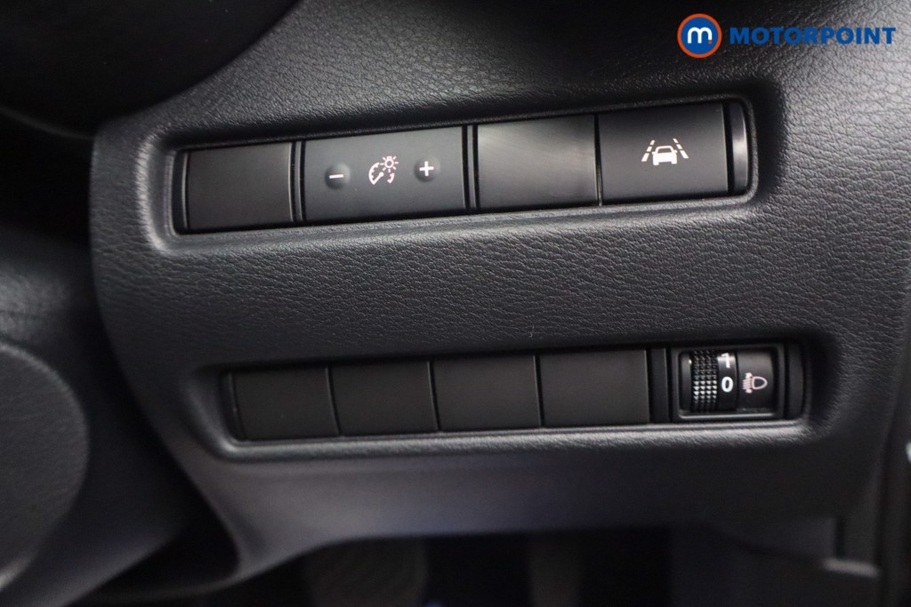 Nissan Juke N-Connecta Automatic Petrol-Electric Hybrid SUV - Stock Number (1651435) - 15th supplementary image