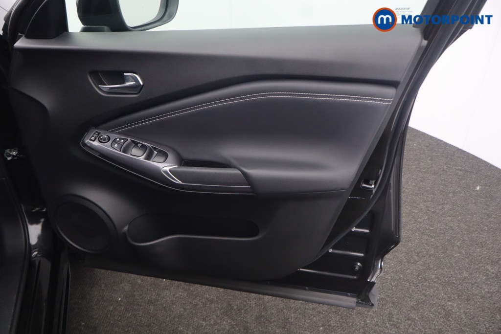 Nissan Juke N-Connecta Automatic Petrol-Electric Hybrid SUV - Stock Number (1651435) - 16th supplementary image