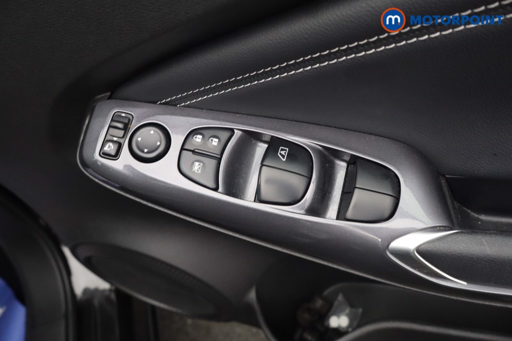 Nissan Juke N-Connecta Automatic Petrol-Electric Hybrid SUV - Stock Number (1651435) - 17th supplementary image