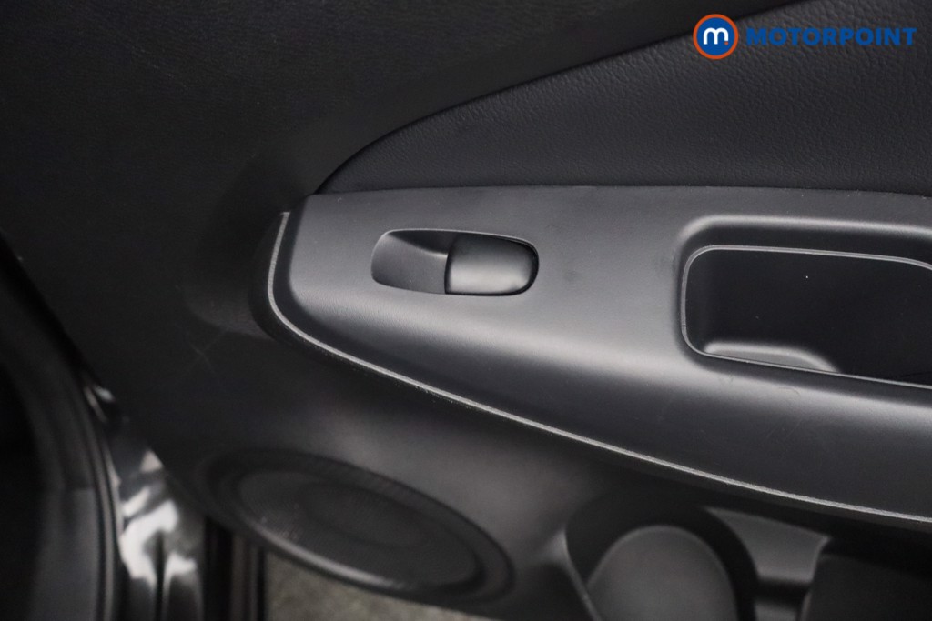 Nissan Juke N-Connecta Automatic Petrol-Electric Hybrid SUV - Stock Number (1651435) - 23rd supplementary image