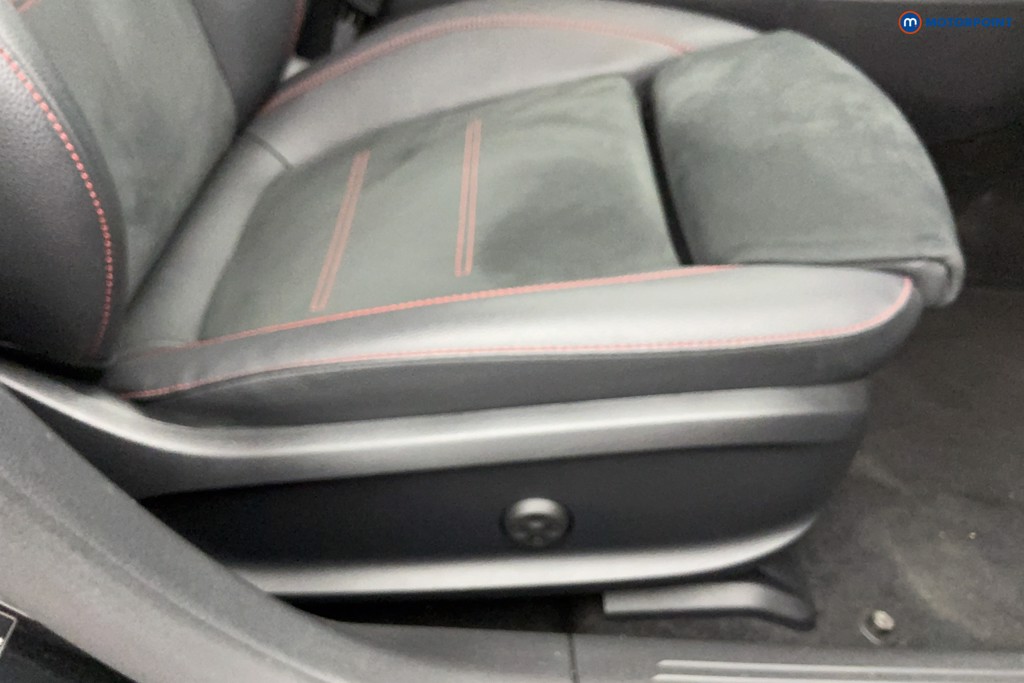 Mercedes-Benz CLA Amg Line Automatic Petrol Coupe - Stock Number (1652381) - 18th supplementary image