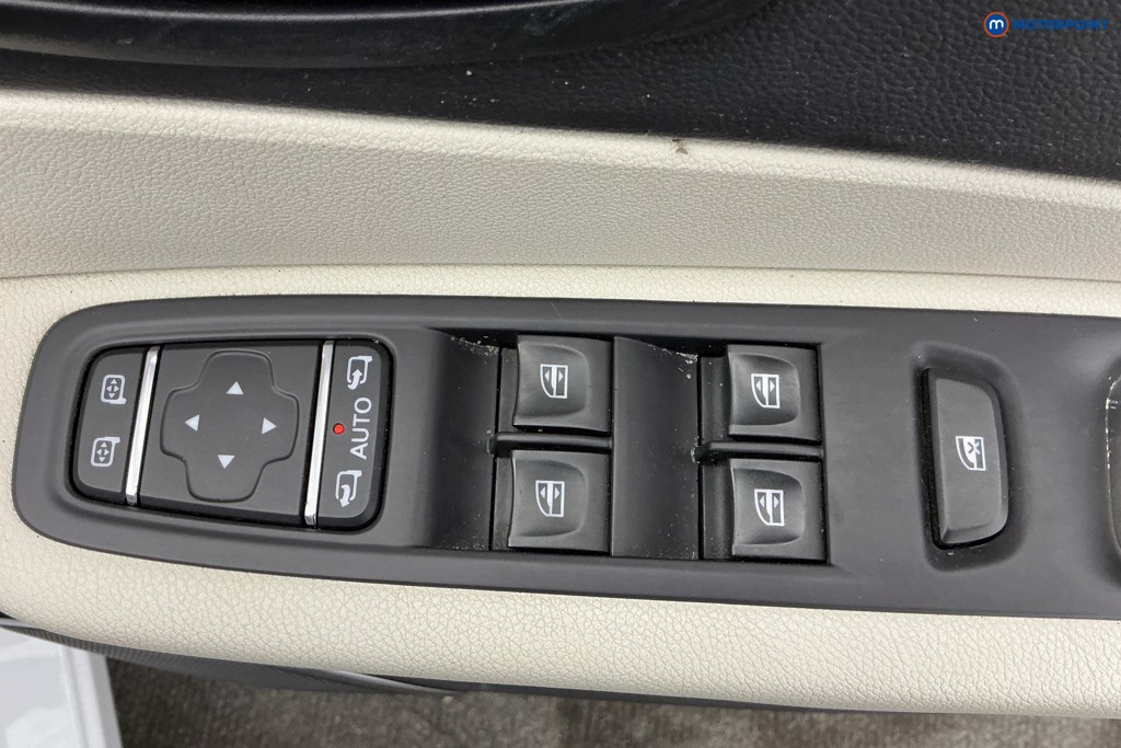 Renault Captur Gt Line Manual Diesel SUV - Stock Number (1653193) - 16th supplementary image