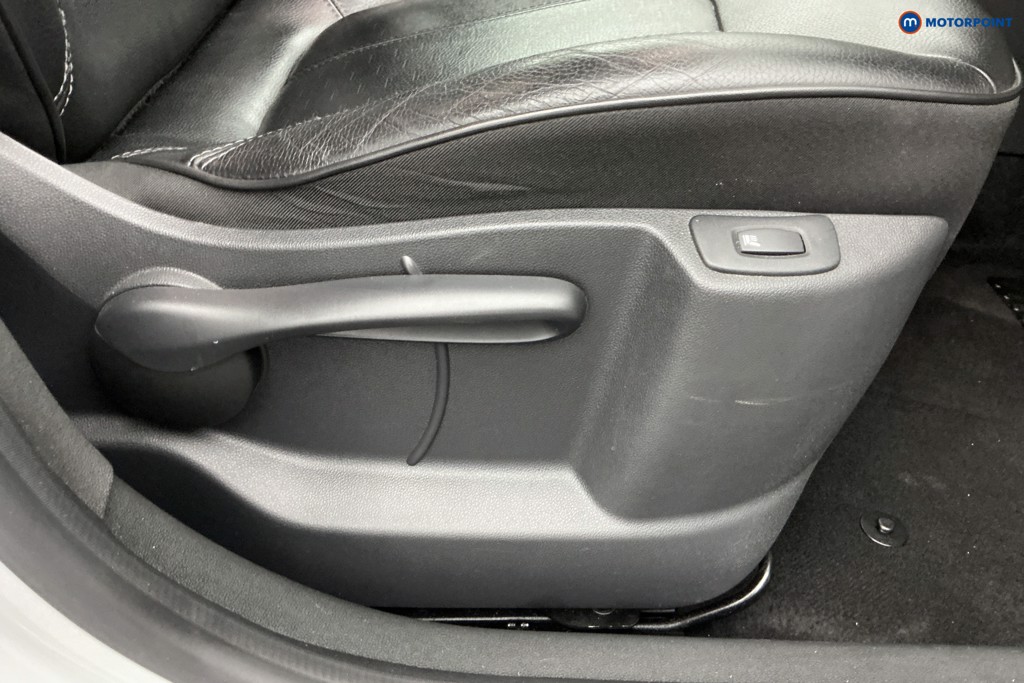 Renault Captur Gt Line Manual Diesel SUV - Stock Number (1653193) - 17th supplementary image