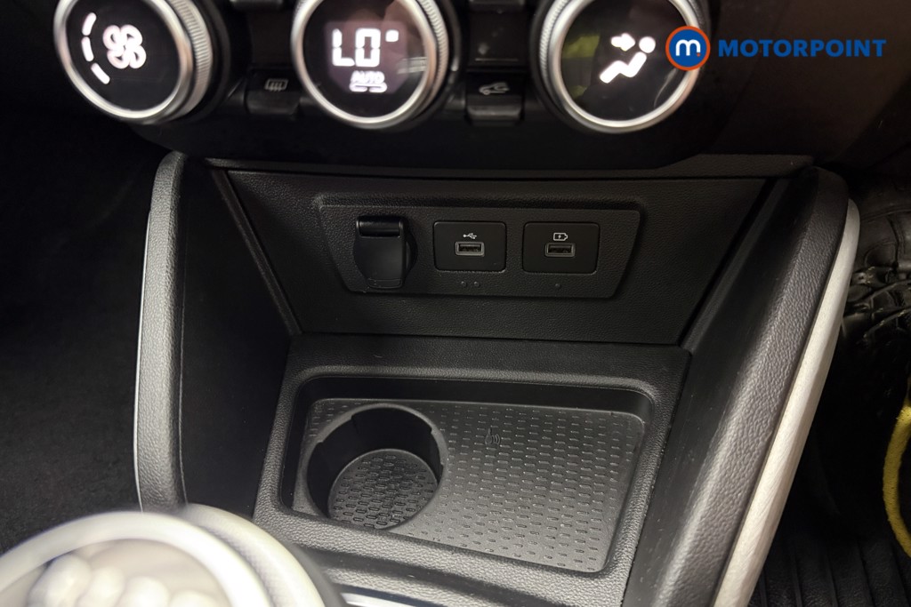 Dacia Duster Prestige Manual Petrol SUV - Stock Number (1654193) - 16th supplementary image