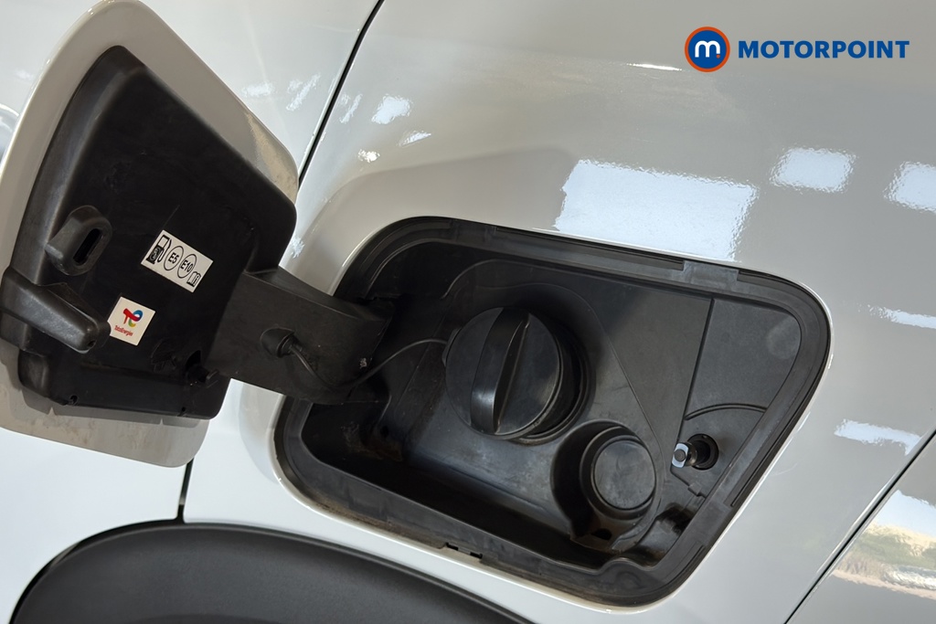 Peugeot 2008 GT Automatic Petrol SUV - Stock Number (1654328) - 41st supplementary image