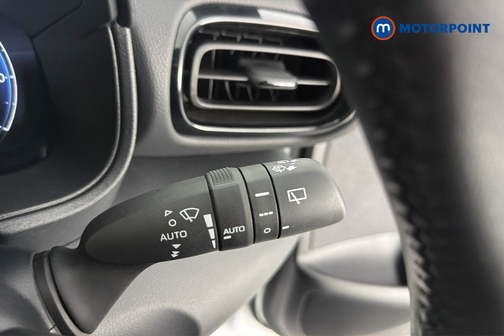 Toyota Yaris Premiere Edition Automatic Petrol-Electric Hybrid Hatchback - Stock Number (1656502) - 7th supplementary image