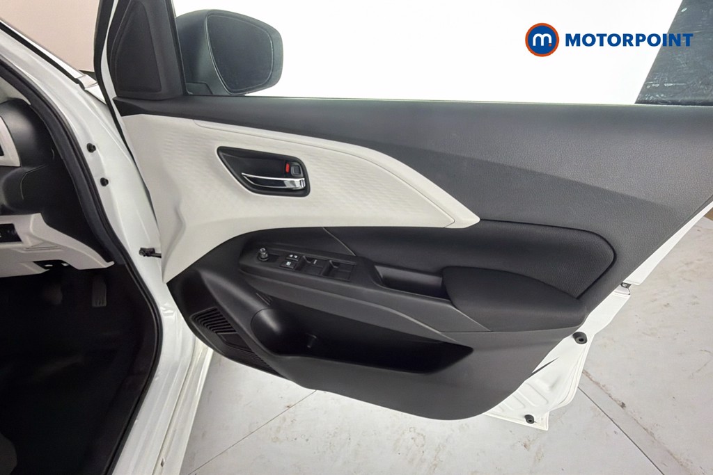 Suzuki Swift Motion Manual Petrol Hatchback - Stock Number (1657891) - 19th supplementary image