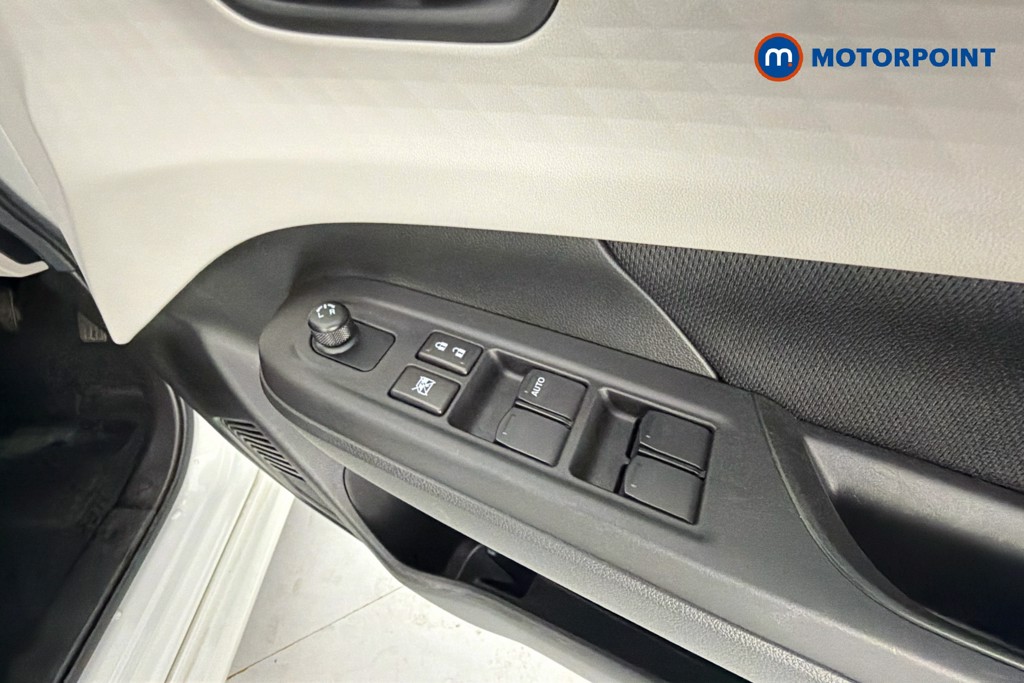 Suzuki Swift Motion Manual Petrol Hatchback - Stock Number (1657891) - 20th supplementary image