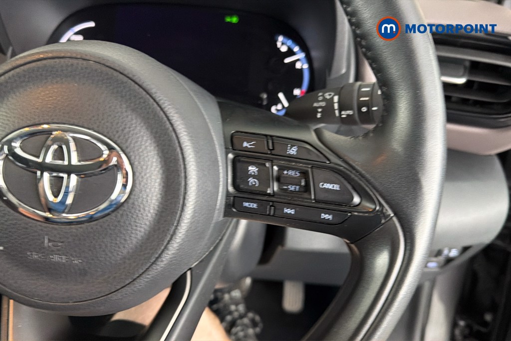 Toyota Yaris Cross Excel Automatic Petrol-Electric Hybrid Estate - Stock Number (1658302) - 4th supplementary image