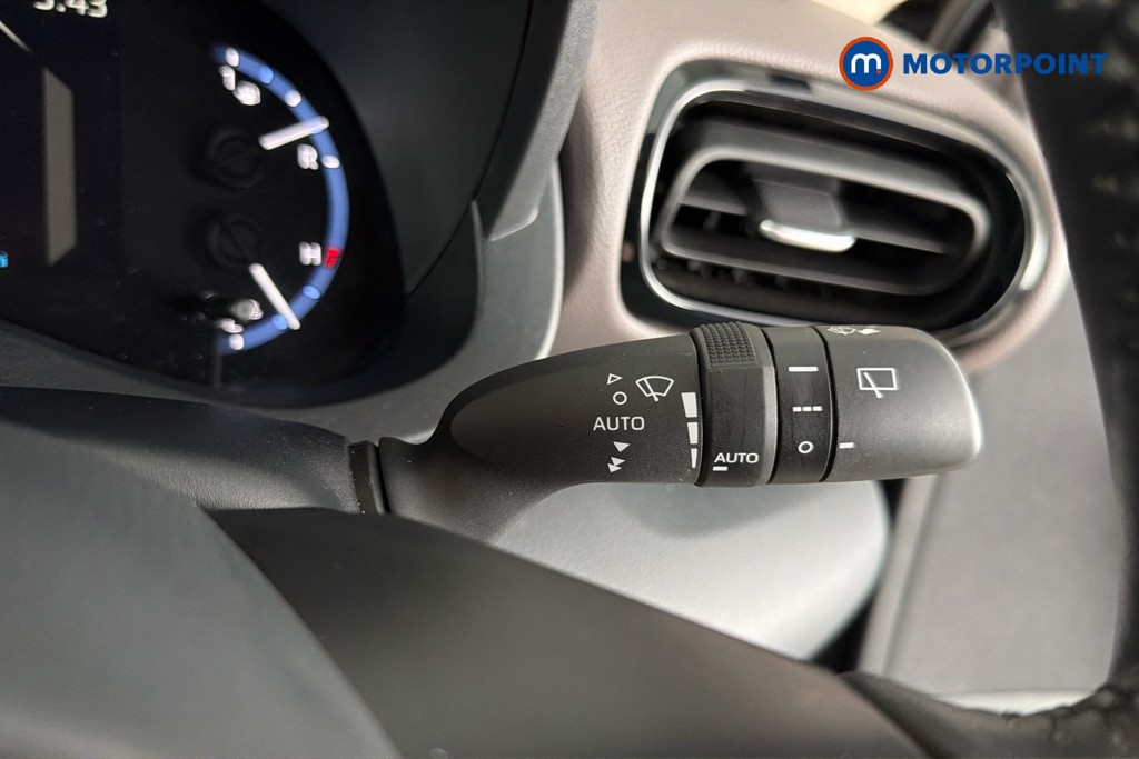 Toyota Yaris Cross Excel Automatic Petrol-Electric Hybrid Estate - Stock Number (1658302) - 7th supplementary image