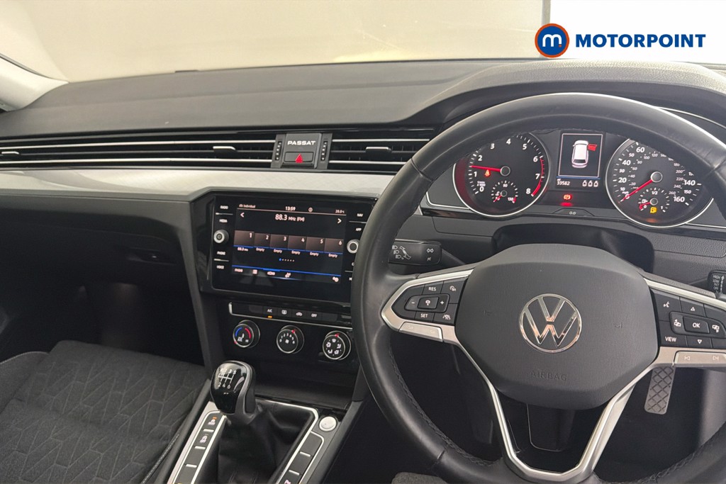 Volkswagen Passat Se Nav Manual Petrol Estate - Stock Number (1658359) - 1st supplementary image