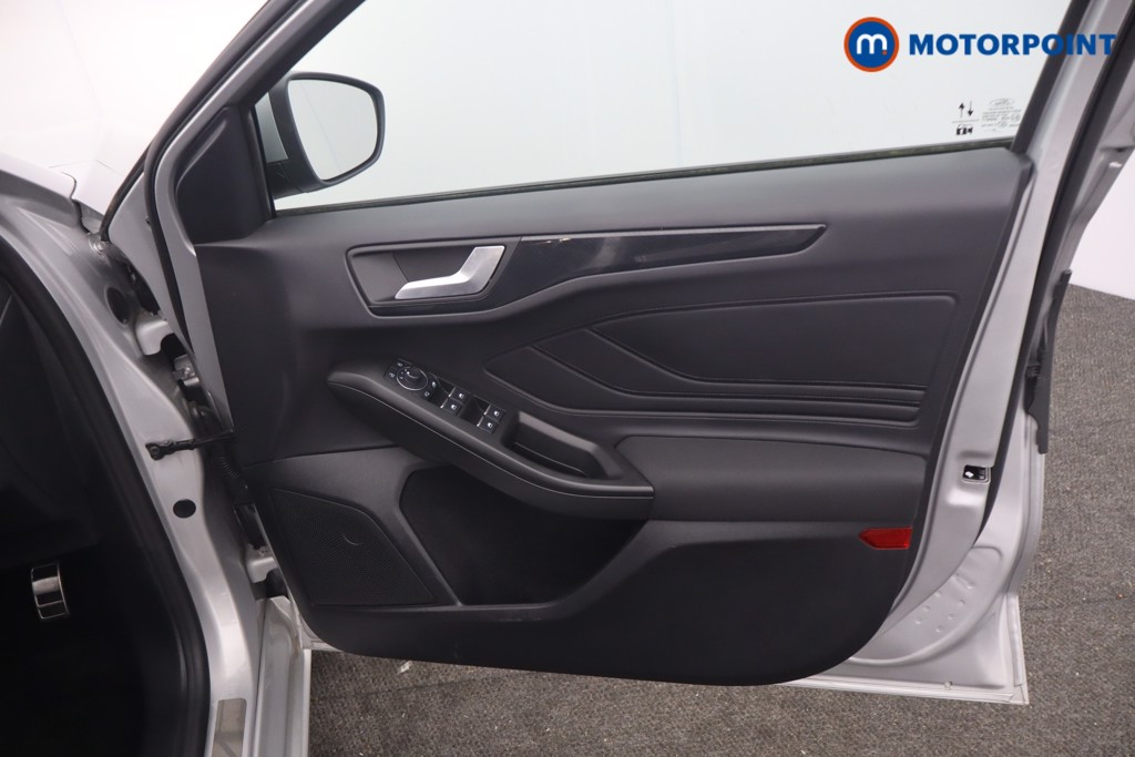 Ford Focus St-Line Manual Petrol Hatchback - Stock Number (1658701) - 10th supplementary image