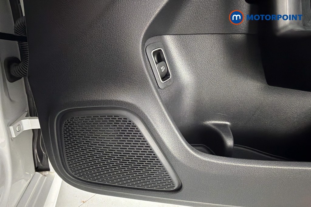 Mercedes-Benz CLA Amg Line Automatic Petrol Estate - Stock Number (1659125) - 21st supplementary image
