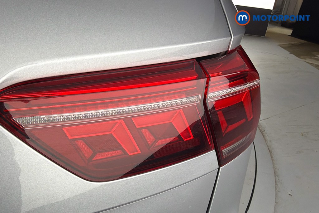 Volkswagen Tiguan Allspace R-Line Automatic Petrol SUV - Stock Number (1659126) - 38th supplementary image