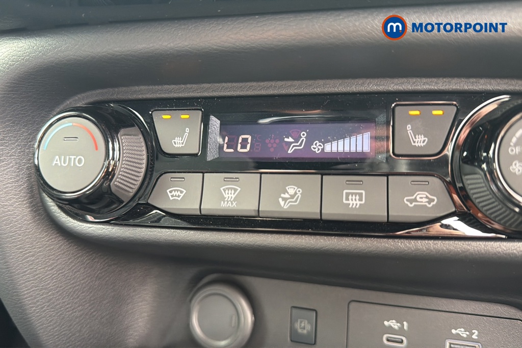 Nissan Juke Tekna Manual Petrol SUV - Stock Number (1556814) - 14th supplementary image