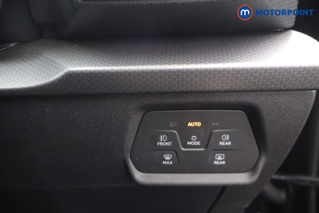 Seat Leon Se Dynamic Manual Petrol Hatchback - Stock Number (1645240) - 12th supplementary image