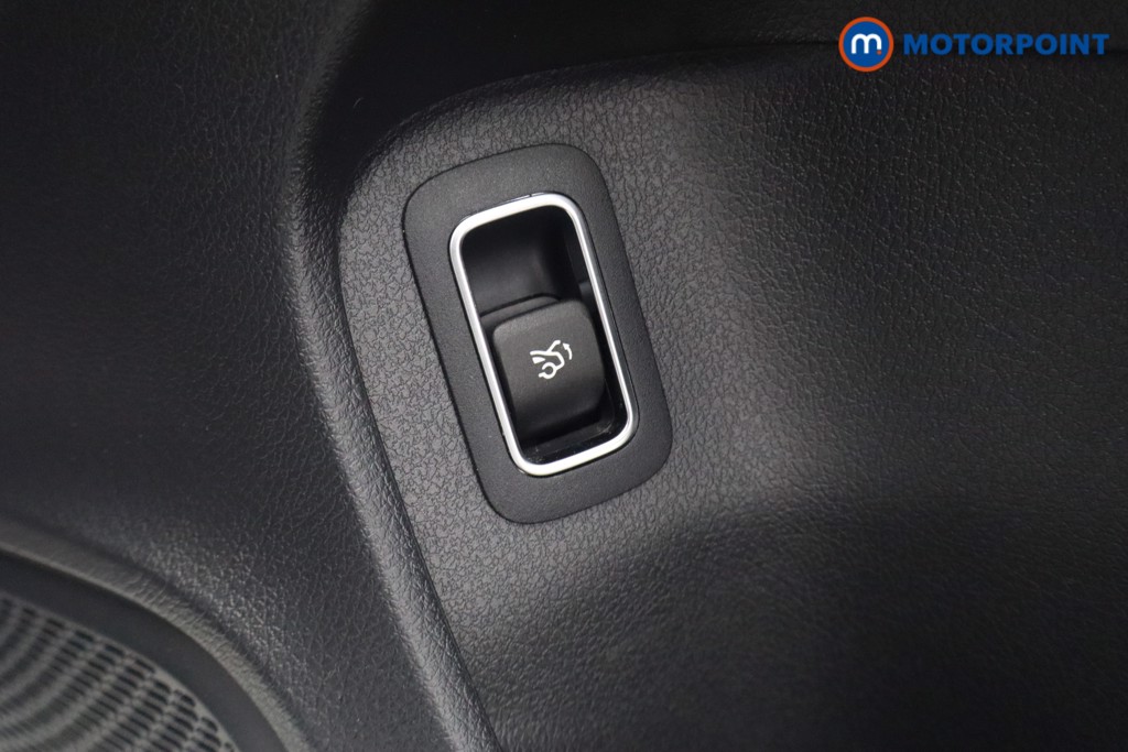 Mercedes-Benz A Class Amg Line Automatic Diesel Saloon - Stock Number (1649654) - 29th supplementary image