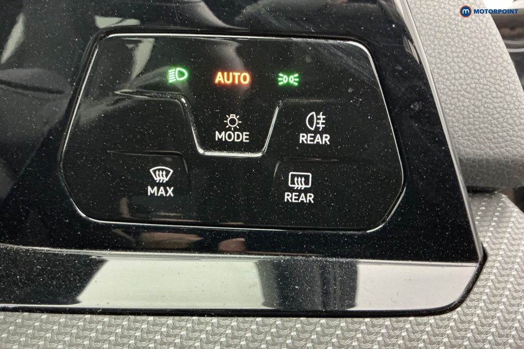Volkswagen Golf R-Line Automatic Petrol Hatchback - Stock Number (1652331) - 14th supplementary image