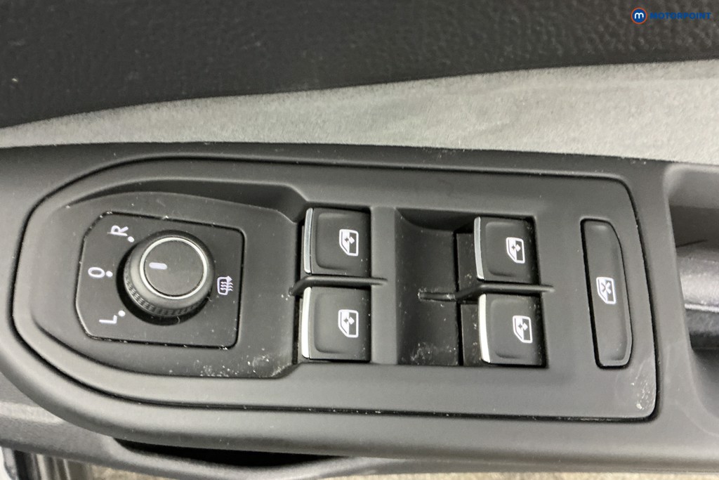 Volkswagen Golf R-Line Automatic Petrol Hatchback - Stock Number (1652331) - 16th supplementary image