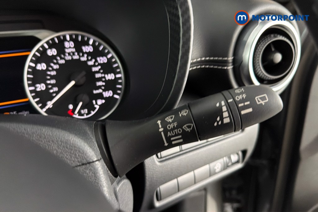 Nissan Juke N-Connecta Manual Petrol SUV - Stock Number (1652360) - 7th supplementary image