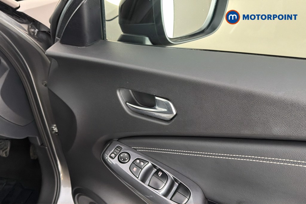 Nissan Juke N-Connecta Manual Petrol SUV - Stock Number (1652360) - 42nd supplementary image
