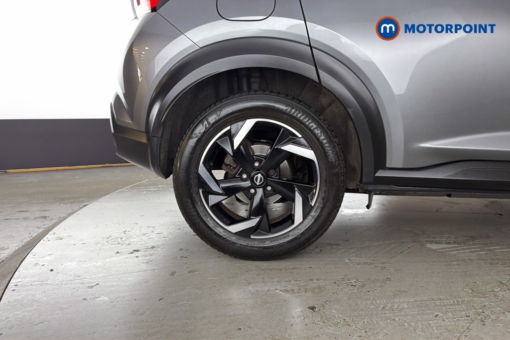 Nissan Juke N-Connecta Manual Petrol SUV - Stock Number (1652360) - 49th supplementary image