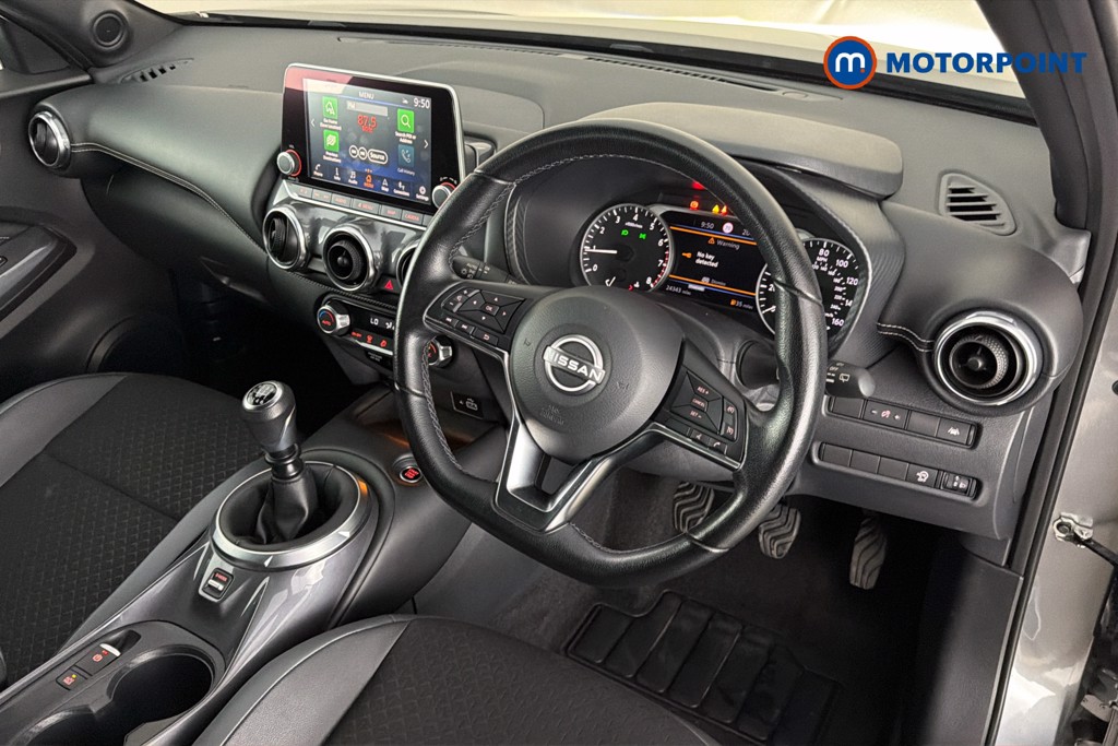 Nissan Juke N-Connecta Manual Petrol SUV - Stock Number (1652360) - 1st supplementary image