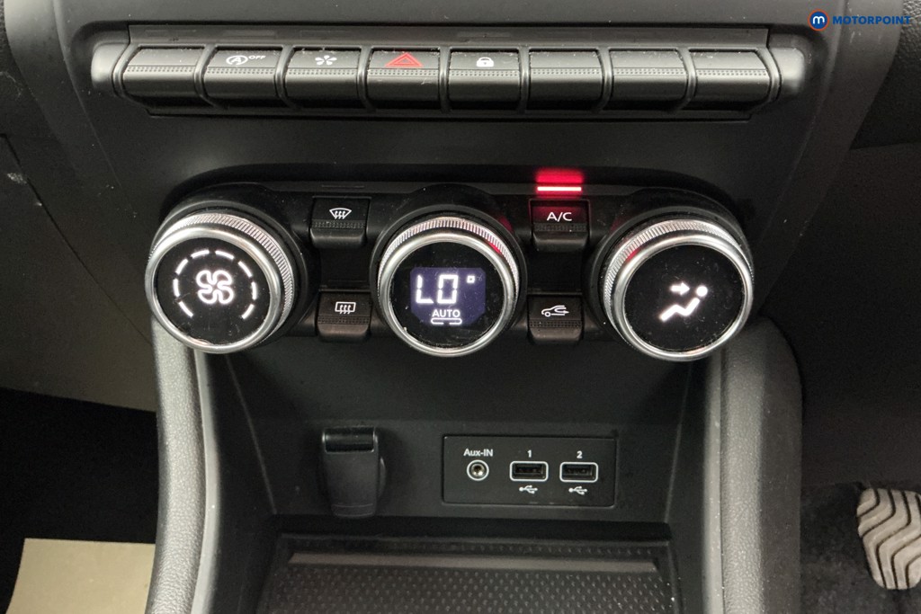 Renault Captur Techno Manual Petrol SUV - Stock Number (1655233) - 9th supplementary image