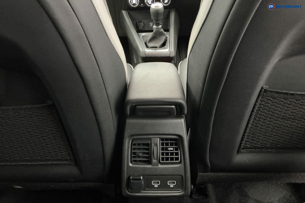 Renault Captur Techno Manual Petrol SUV - Stock Number (1655233) - 16th supplementary image