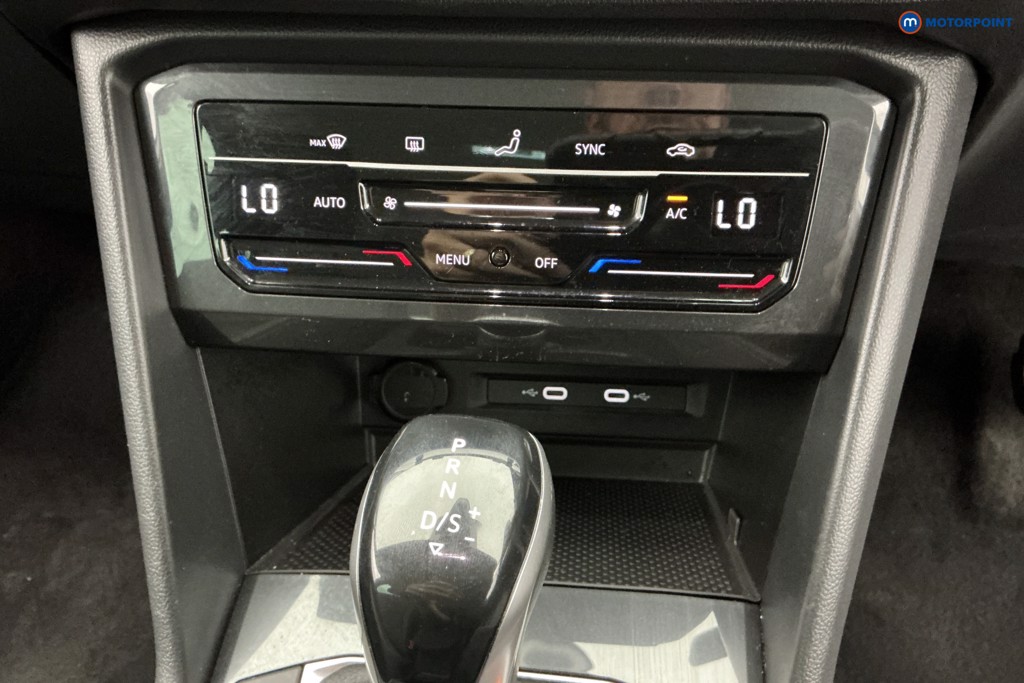Volkswagen Tiguan Life Automatic Petrol SUV - Stock Number (1655239) - 10th supplementary image