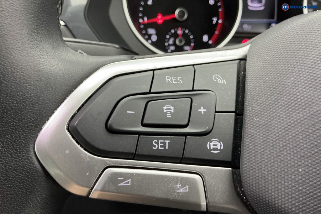 Volkswagen Tiguan Life Automatic Petrol SUV - Stock Number (1655239) - 12th supplementary image