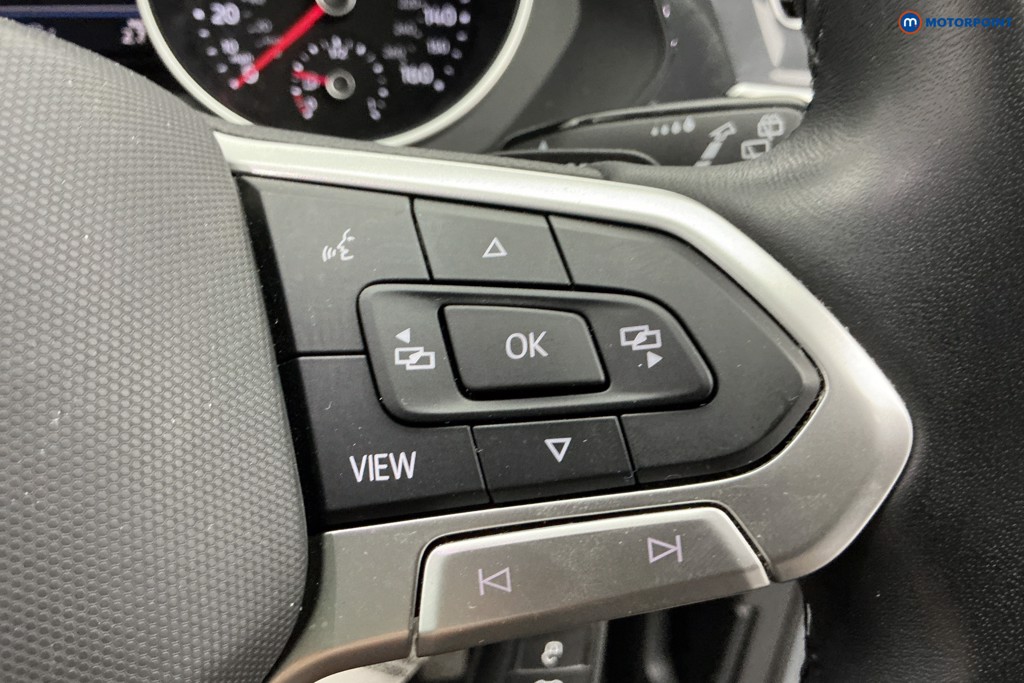 Volkswagen Tiguan Life Automatic Petrol SUV - Stock Number (1655239) - 13th supplementary image