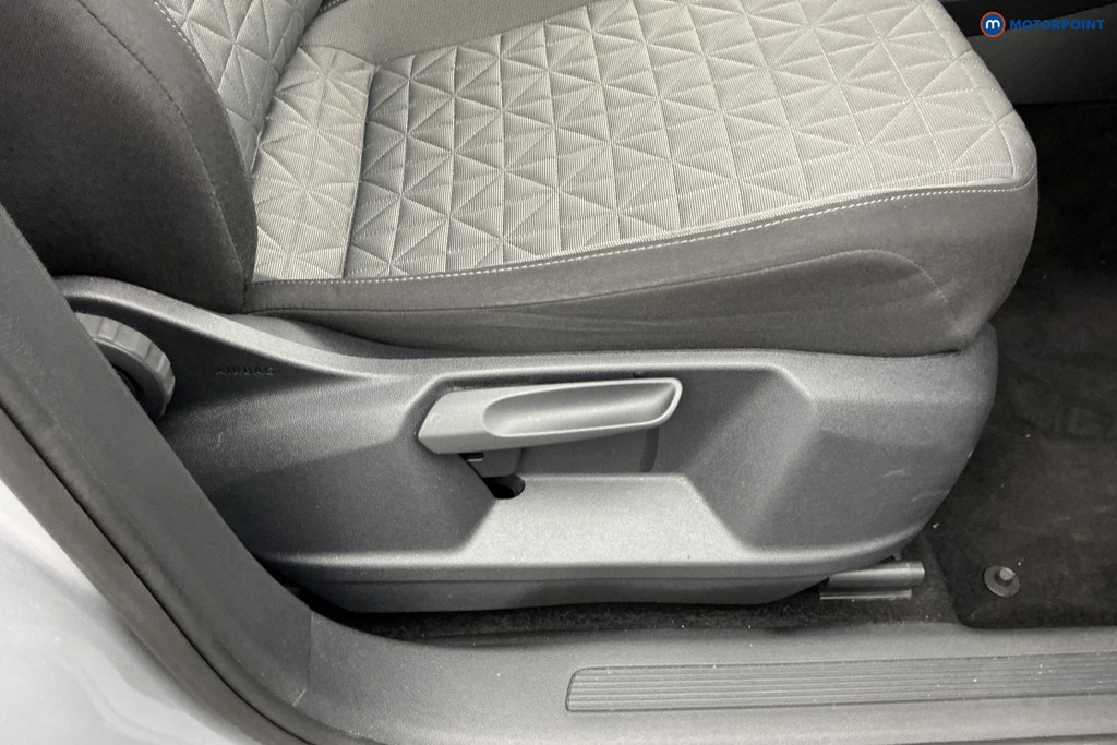 Volkswagen Tiguan Life Automatic Petrol SUV - Stock Number (1655239) - 18th supplementary image