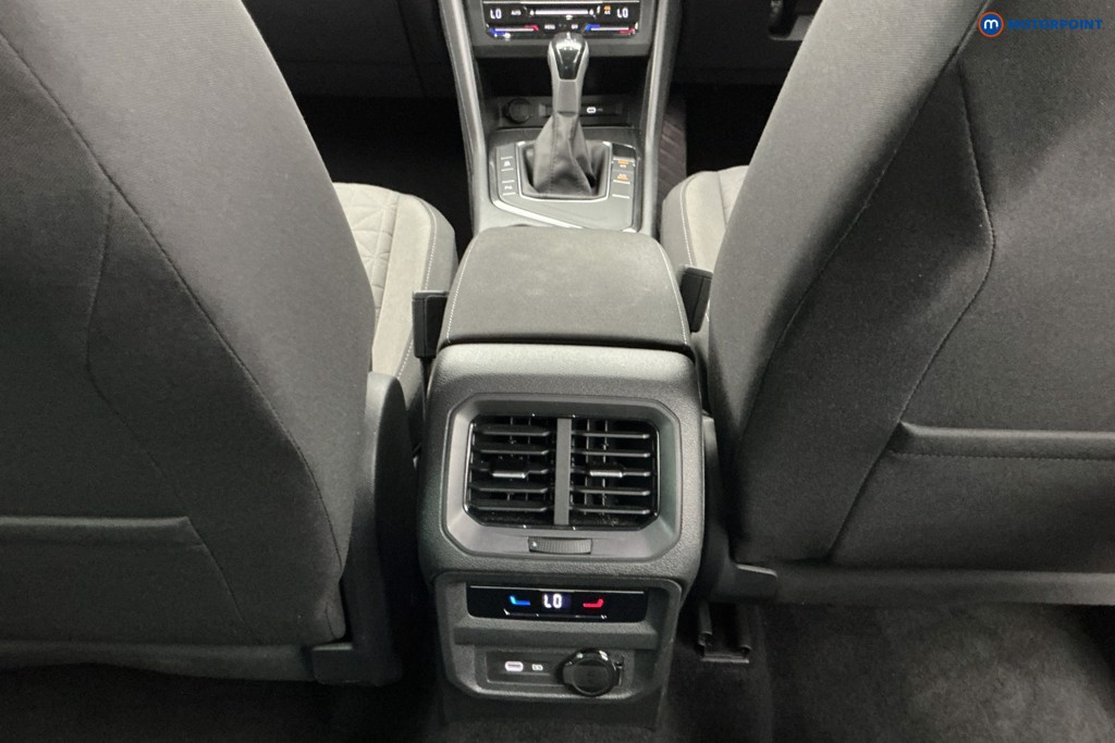 Volkswagen Tiguan Life Automatic Petrol SUV - Stock Number (1655239) - 19th supplementary image