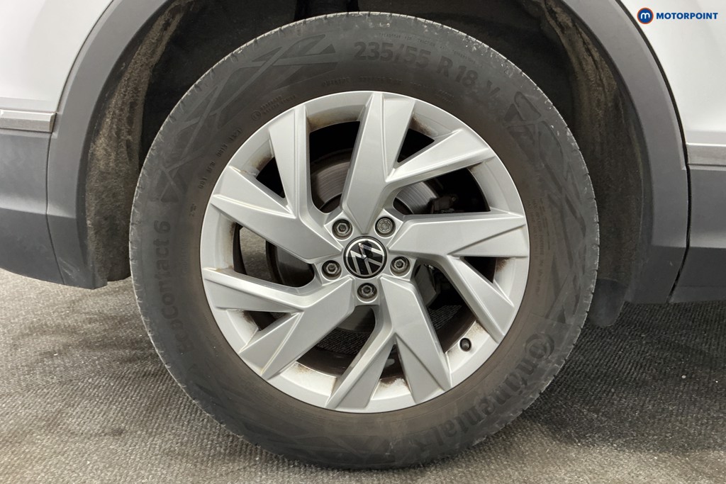 Volkswagen Tiguan Life Automatic Petrol SUV - Stock Number (1655239) - 25th supplementary image