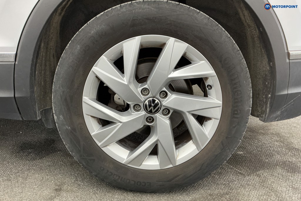 Volkswagen Tiguan Life Automatic Petrol SUV - Stock Number (1655239) - 28th supplementary image