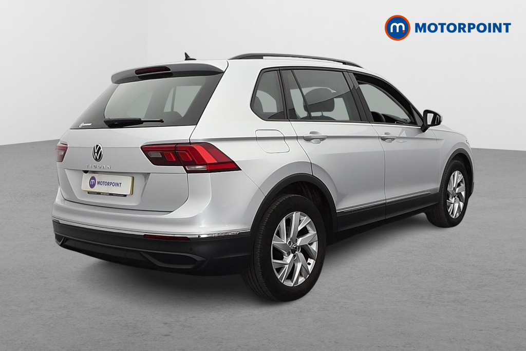 Volkswagen Tiguan Life Automatic Petrol SUV - Stock Number (1655239) - Drivers side rear corner