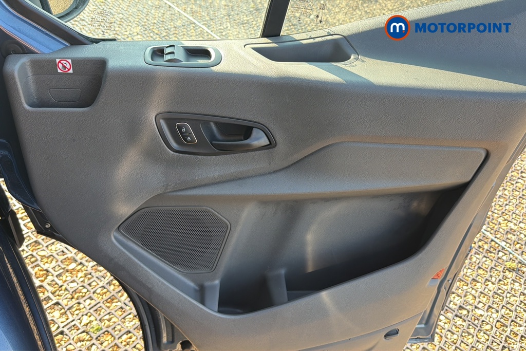 Ford Transit Limited Automatic Diesel Medium Roof Van - Stock Number (1655834) - 18th supplementary image
