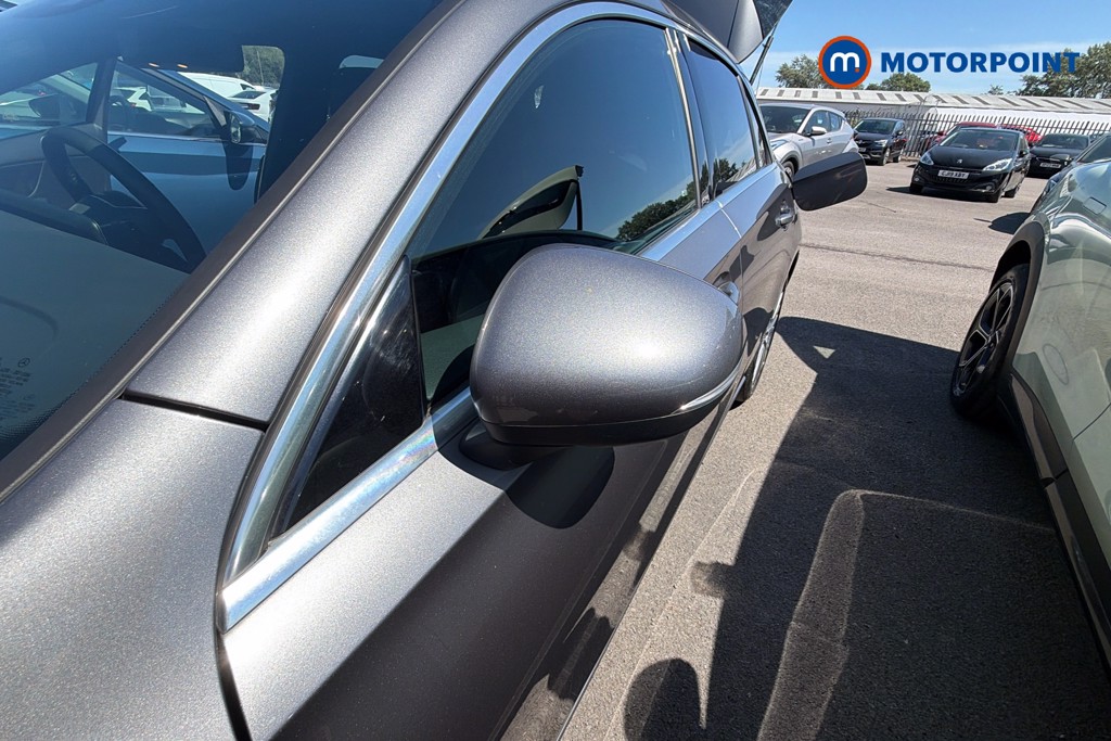 Mercedes-Benz A Class Sport Executive Edition Automatic Petrol Hatchback - Stock Number (1656126) - 43rd supplementary image