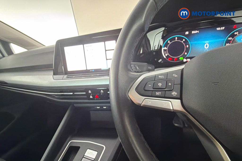Volkswagen Golf Life Automatic Diesel Hatchback - Stock Number (1656143) - 3rd supplementary image