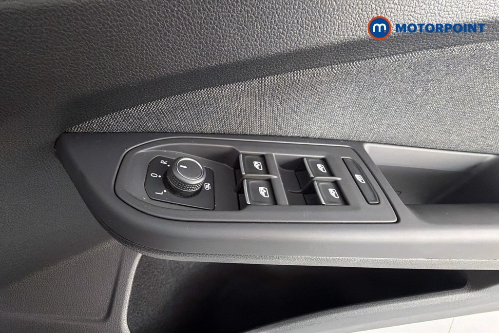 Volkswagen Golf Life Automatic Diesel Hatchback - Stock Number (1656143) - 20th supplementary image