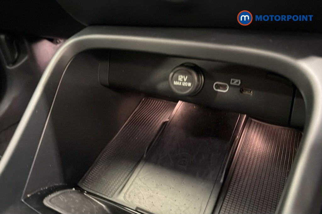 Volvo Xc40 Plus Automatic Petrol SUV - Stock Number (1657844) - 17th supplementary image