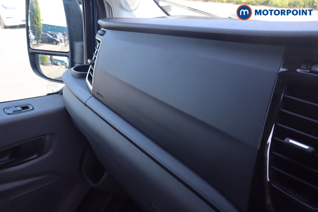 Ford Transit Limited Automatic Diesel Medium Roof Van - Stock Number (1657923) - 10th supplementary image