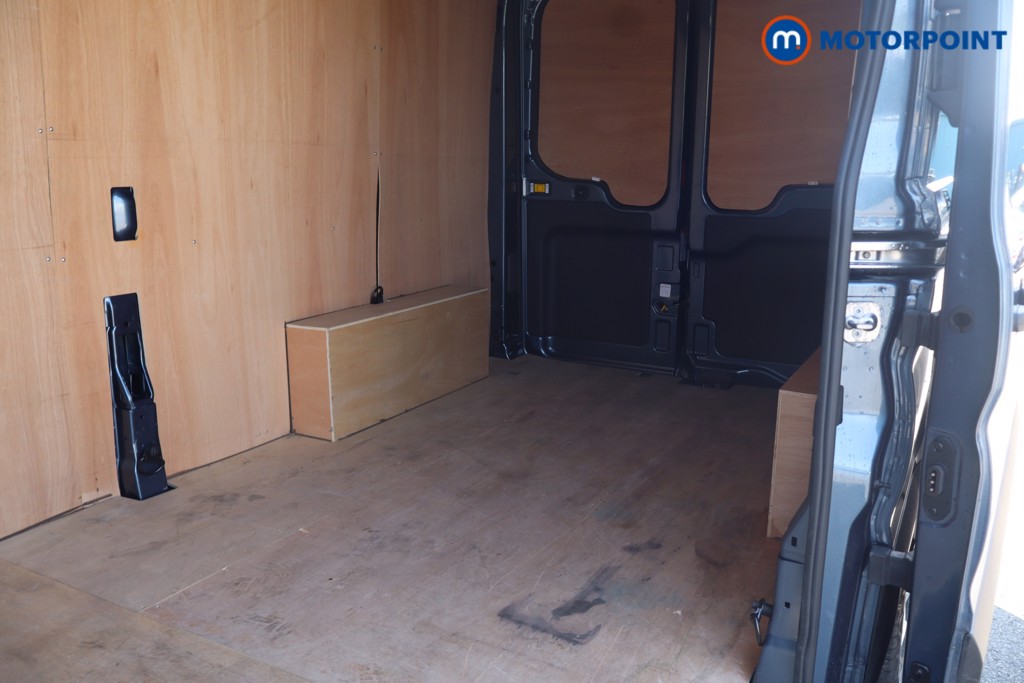 Ford Transit Limited Automatic Diesel Medium Roof Van - Stock Number (1657923) - 19th supplementary image
