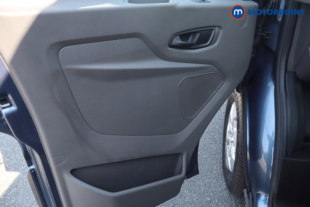 Ford Transit Limited Automatic Diesel Medium Roof Van - Stock Number (1657923) - 21st supplementary image