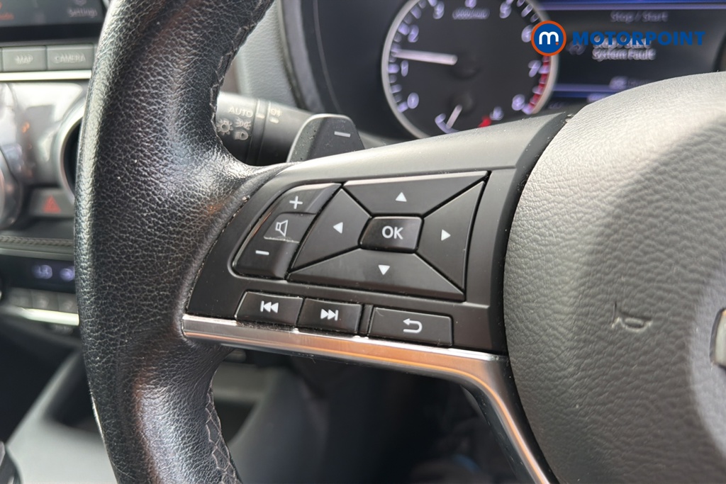 Nissan Juke N-Connecta Automatic Petrol SUV - Stock Number (1658249) - 4th supplementary image