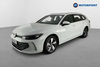 Volkswagen Passat Life Automatic Petrol Plug-In Hybrid Estate - Stock Number (1658412) - Passenger side front corner